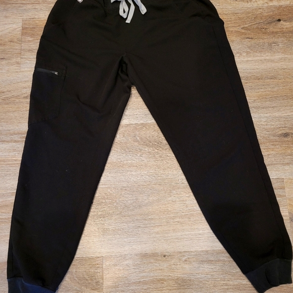 Figs Pants & Jumpsuits Figs Zamora Black Jogger Scrub Pant Poshmark